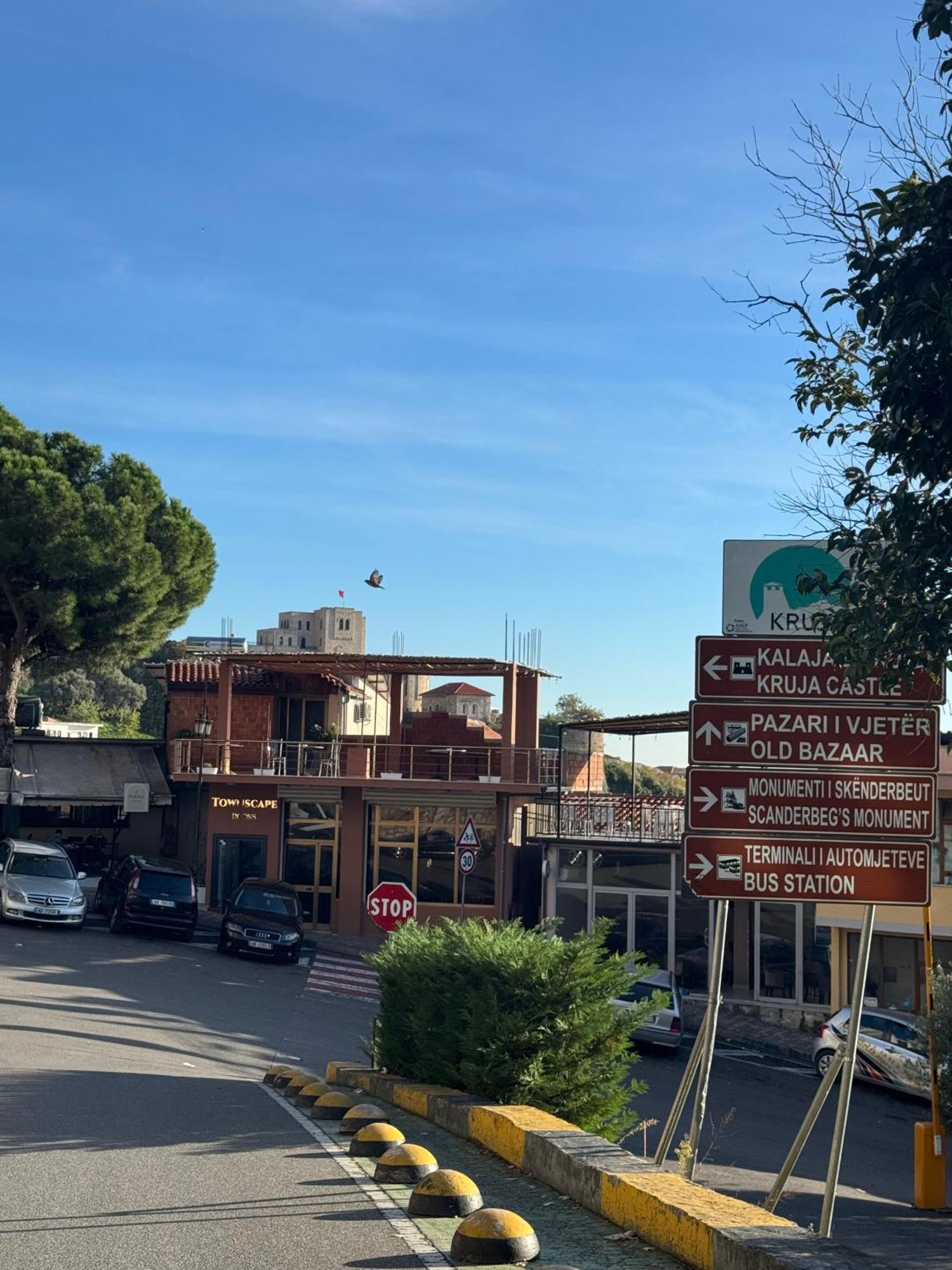 Kruja Townscape Rooms Екстериор снимка