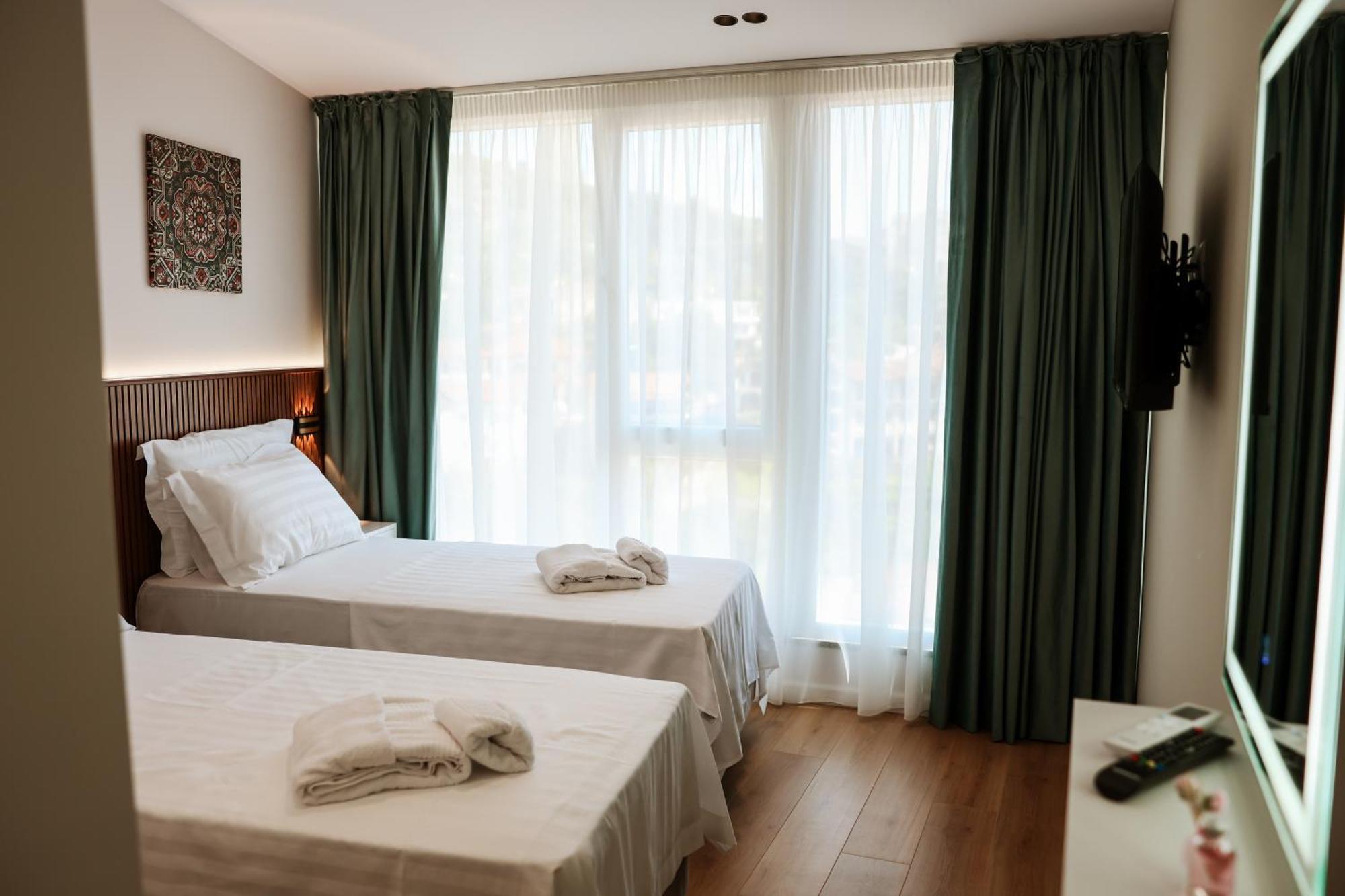 Kruja Townscape Rooms Екстериор снимка