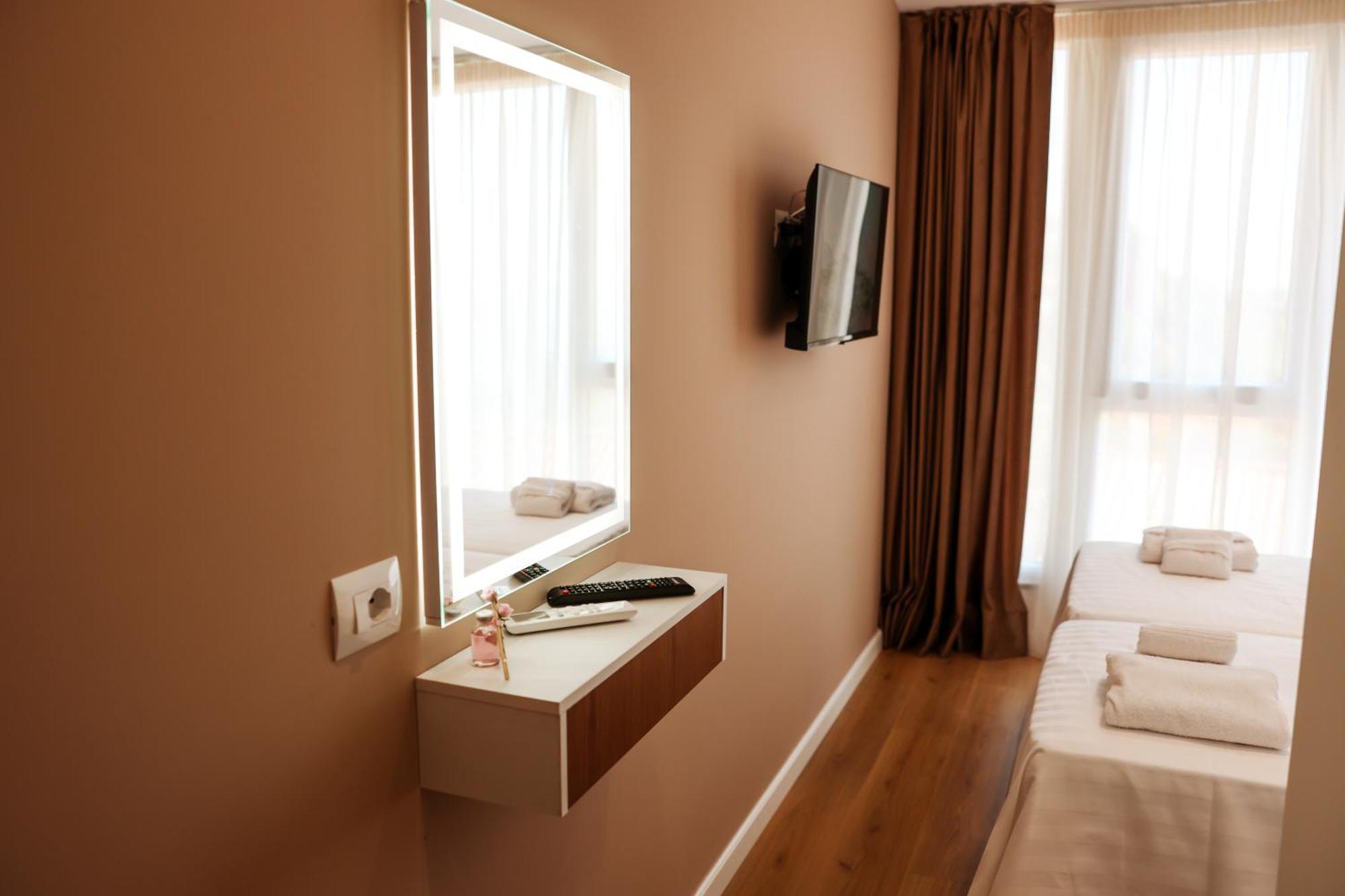 Kruja Townscape Rooms Екстериор снимка